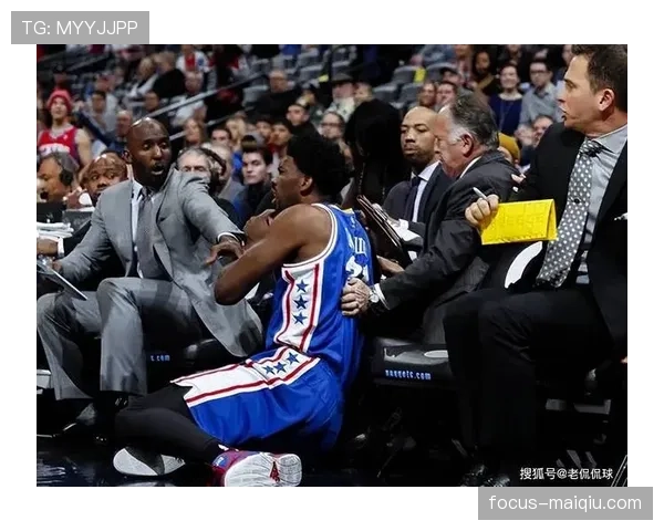 篮球假摔判罚详解：Fiba与NBA规则下的认定标准与后果